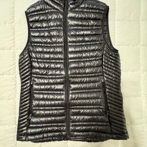 Patagonia Women's Shiny Black Down Quilted Vest EXCELLENT CONDITION